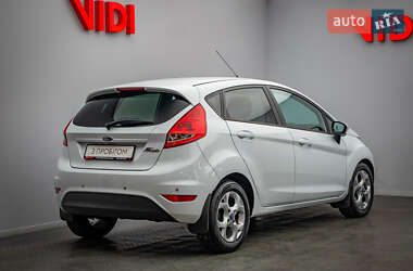 Хэтчбек Ford Fiesta 2011 в 