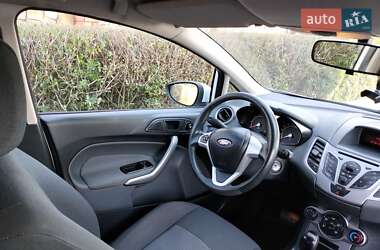 Хэтчбек Ford Fiesta 2011 в 