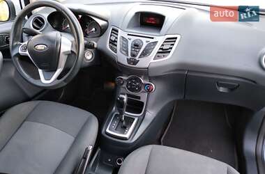 Хэтчбек Ford Fiesta 2011 в 