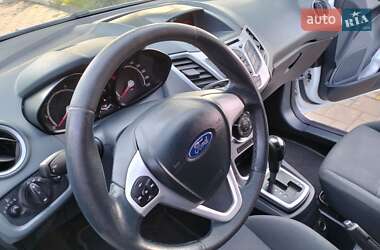 Хэтчбек Ford Fiesta 2011 в 