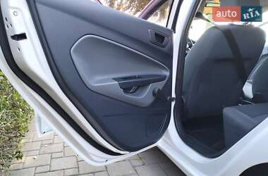 Хэтчбек Ford Fiesta 2011 в 