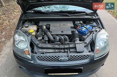 Хэтчбек Ford Fiesta 2008 в 