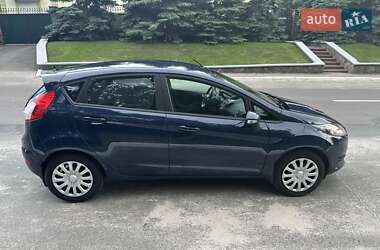 Хэтчбек Ford Fiesta 2013 в 