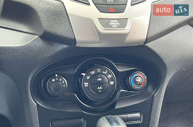 Хэтчбек Ford Fiesta 2013 в 