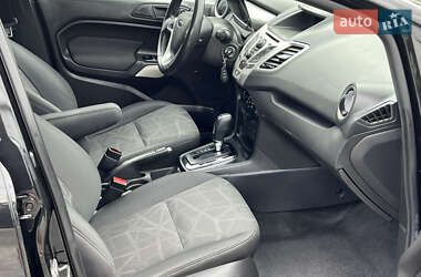 Хэтчбек Ford Fiesta 2013 в 