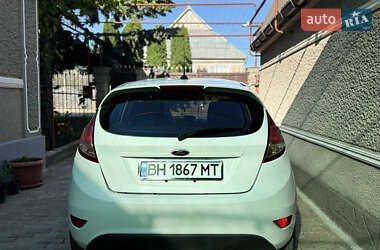 Хэтчбек Ford Fiesta 2013 в 