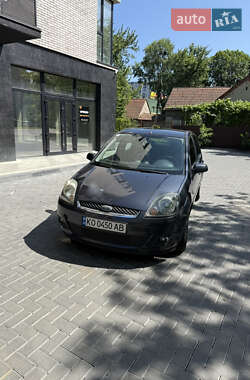 Хэтчбек Ford Fiesta 2007 в Ужгороде