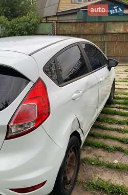 Хэтчбек Ford Fiesta 2013 в 