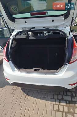Хэтчбек Ford Fiesta 2012 в 