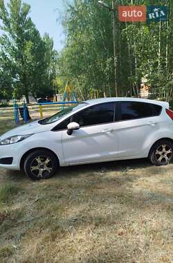 Хэтчбек Ford Fiesta 2012 в 