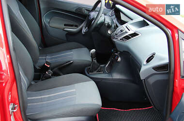 Хэтчбек Ford Fiesta 2009 в 