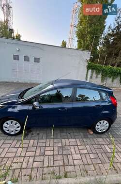 Хэтчбек Ford Fiesta 2017 в 