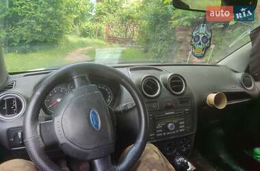 Хэтчбек Ford Fiesta 2007 в 