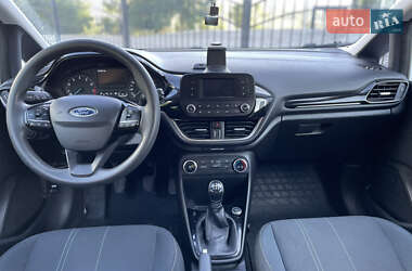 Хэтчбек Ford Fiesta 2018 в 