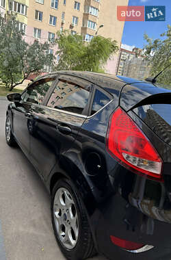 Хэтчбек Ford Fiesta 2012 в 