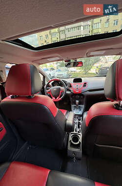 Хэтчбек Ford Fiesta 2012 в 
