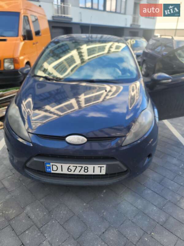 Хэтчбек Ford Fiesta 2010 в Тлумаче