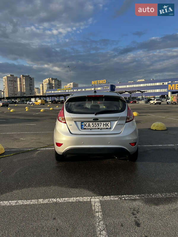 Хетчбек Ford Fiesta 2017 в Києві