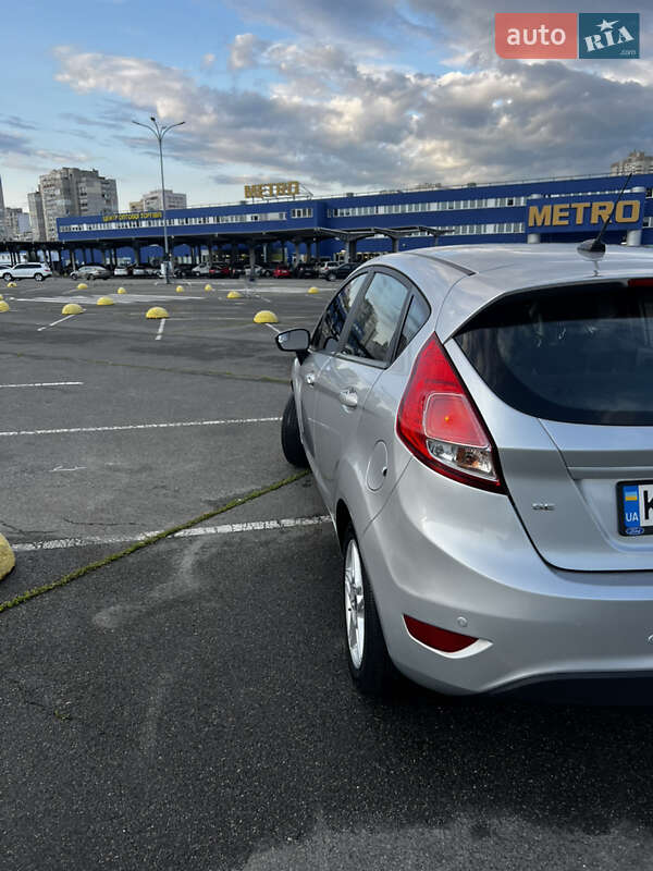 Хетчбек Ford Fiesta 2017 в Києві