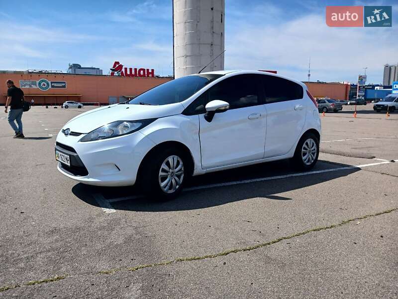 Хэтчбек Ford Fiesta 2012 в Киеве
