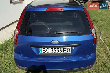 Хэтчбек Ford Fiesta 2005 в 