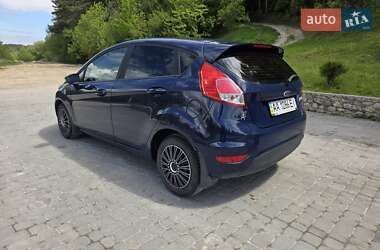 Хэтчбек Ford Fiesta 2013 в Шумске