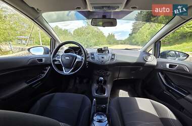Хэтчбек Ford Fiesta 2013 в Шумске
