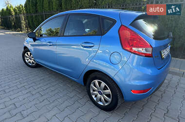 Хэтчбек Ford Fiesta 2012 в 