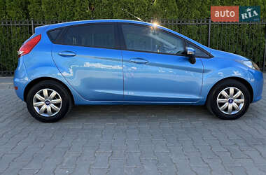 Хэтчбек Ford Fiesta 2012 в 