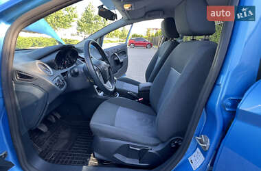 Хэтчбек Ford Fiesta 2012 в 