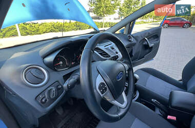 Хэтчбек Ford Fiesta 2012 в 