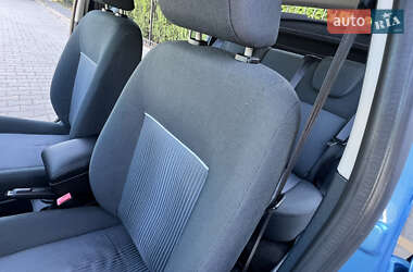 Хэтчбек Ford Fiesta 2012 в 