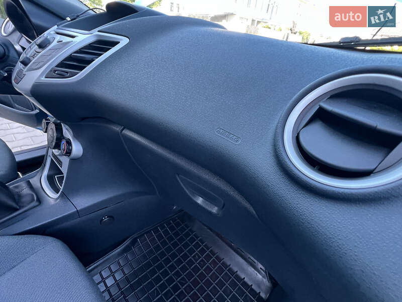 Хэтчбек Ford Fiesta 2012 в Одессе