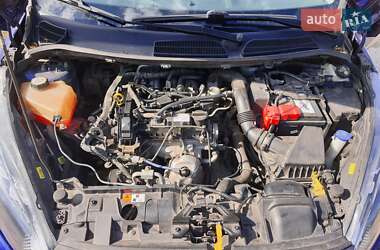 Хэтчбек Ford Fiesta 2013 в 