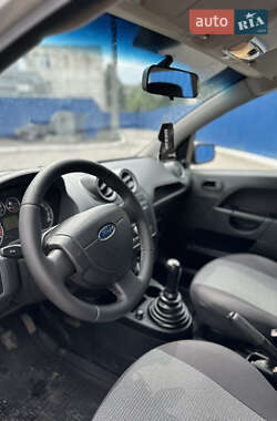 Хэтчбек Ford Fiesta 2007 в 