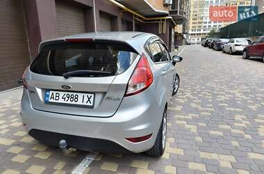 Хэтчбек Ford Fiesta 2012 в 
