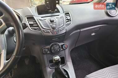 Хэтчбек Ford Fiesta 2012 в 