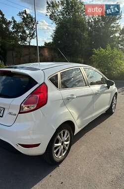 Хэтчбек Ford Fiesta 2013 в 