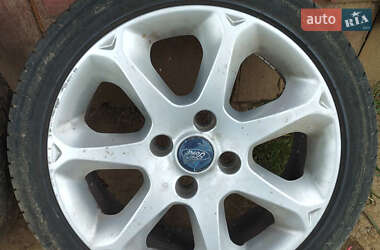Хэтчбек Ford Fiesta 2009 в 