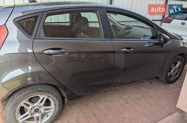 Хэтчбек Ford Fiesta 2018 в 