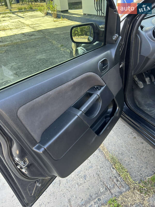 Хэтчбек Ford Fiesta 2008 в Измаиле фото 12 Хэтчбек Ford Fiesta 2008 в Измаиле