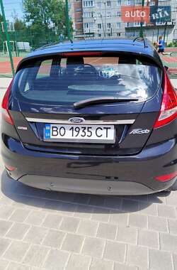 Хэтчбек Ford Fiesta 2011 в 