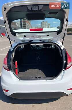 Хэтчбек Ford Fiesta 2014 в 