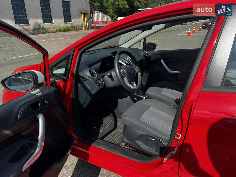 Хетчбек Ford Fiesta 2011 в Києві