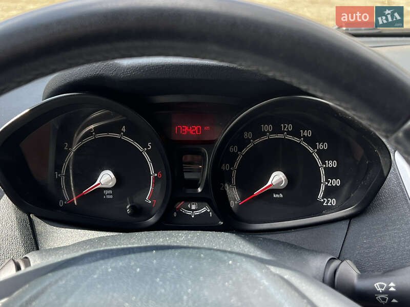 Хетчбек Ford Fiesta 2011 в Києві