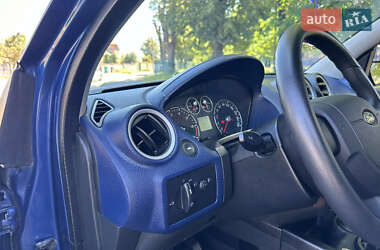 Хэтчбек Ford Fiesta 2007 в 