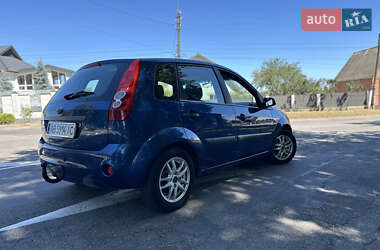 Хэтчбек Ford Fiesta 2007 в 