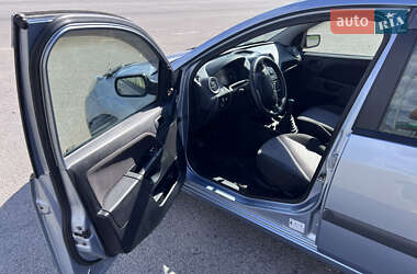 Хэтчбек Ford Fiesta 2006 в 