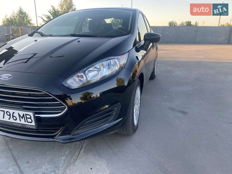 Седан Ford Fiesta 2016 в Калиновке