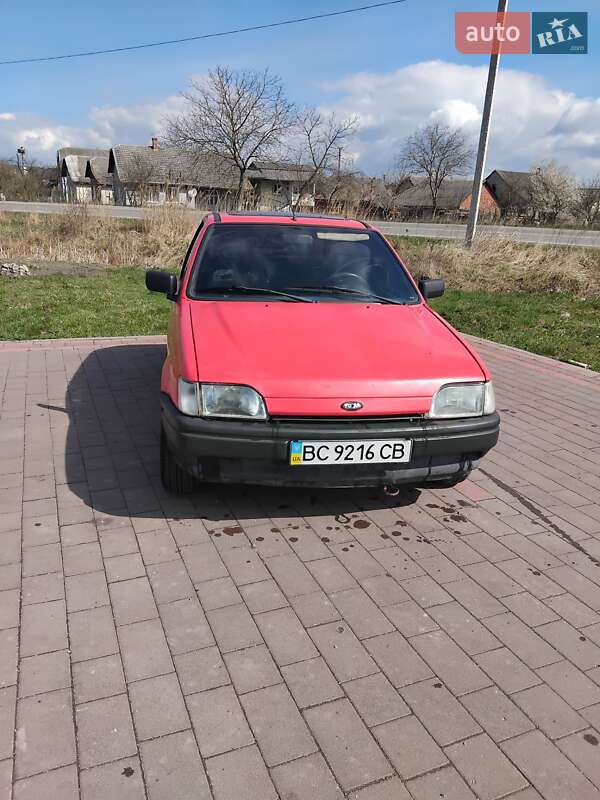 Хэтчбек Ford Fiesta 1993 в 